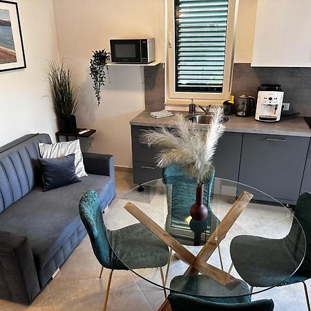 Divine Apartments Baska  Luaran gambar