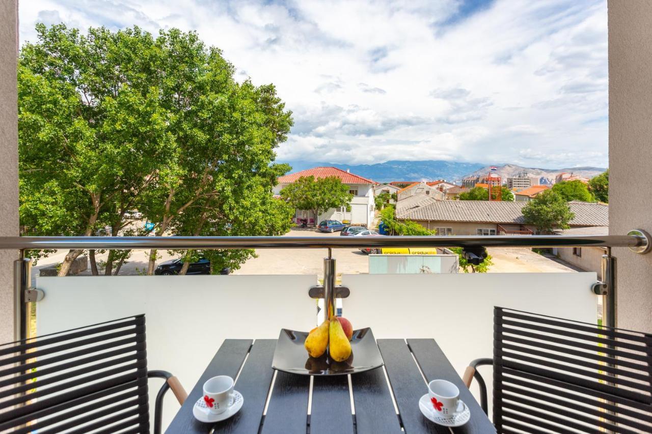 Divine Apartments Baska  Luaran gambar