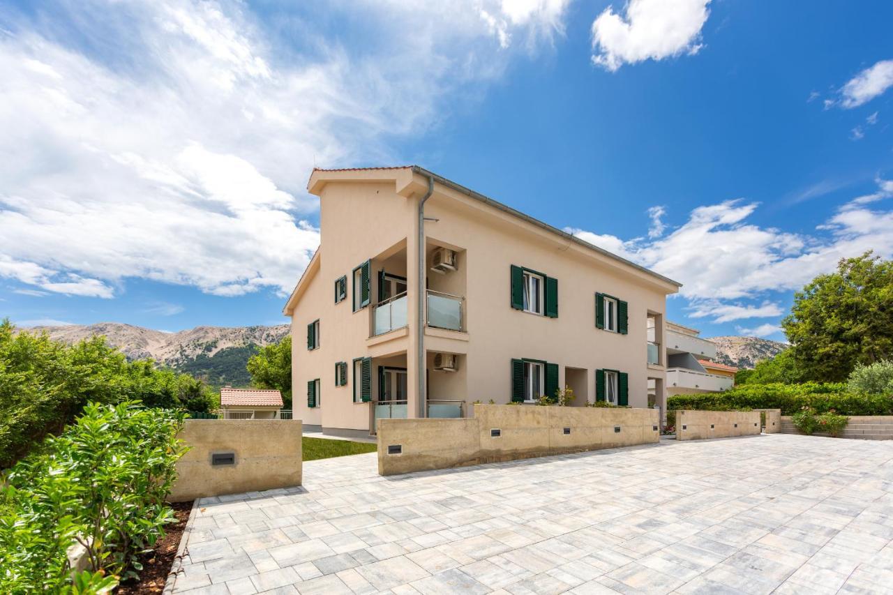 Divine Apartments Baska  Luaran gambar