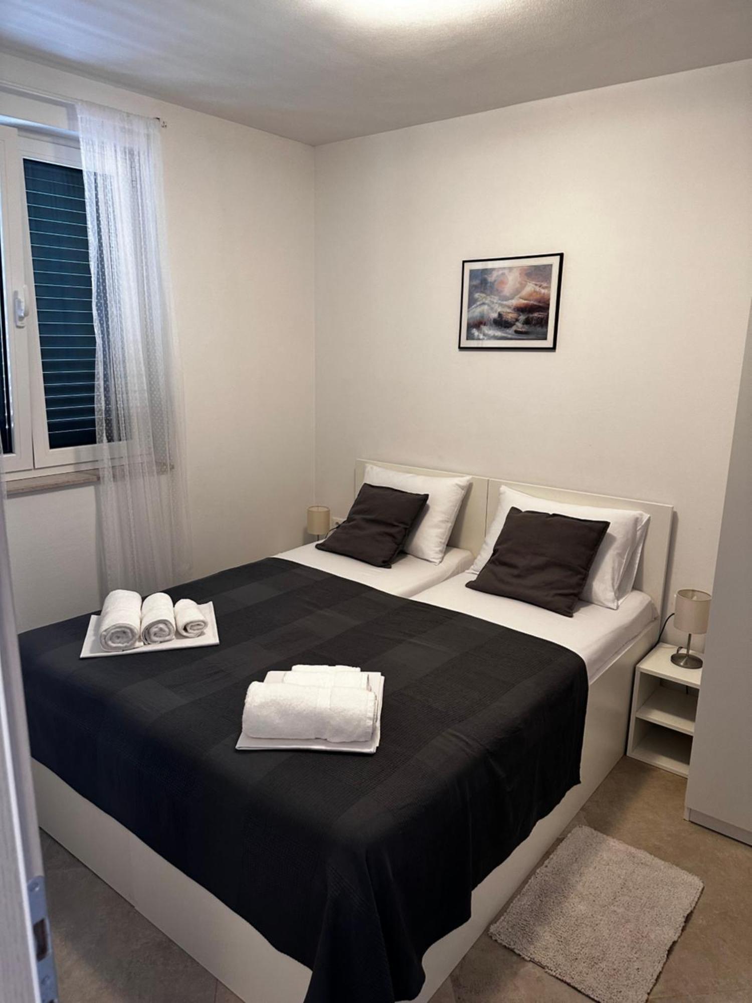 Divine Apartments Baska  Luaran gambar