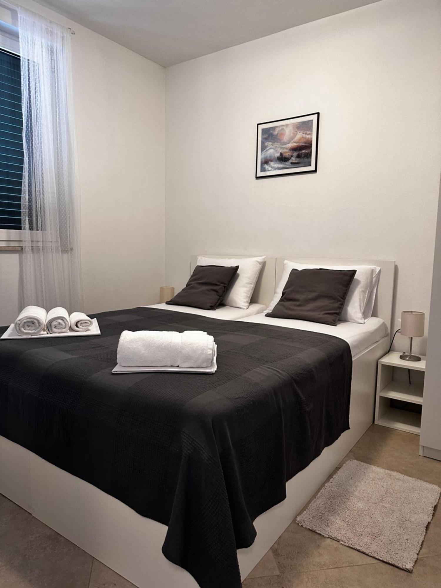 Divine Apartments Baska  Luaran gambar