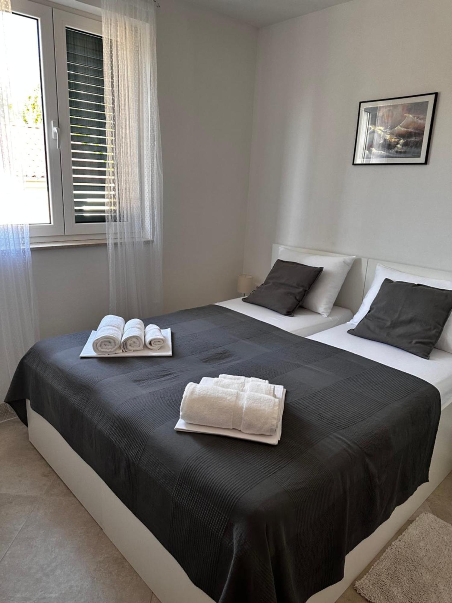 Divine Apartments Baska  Luaran gambar