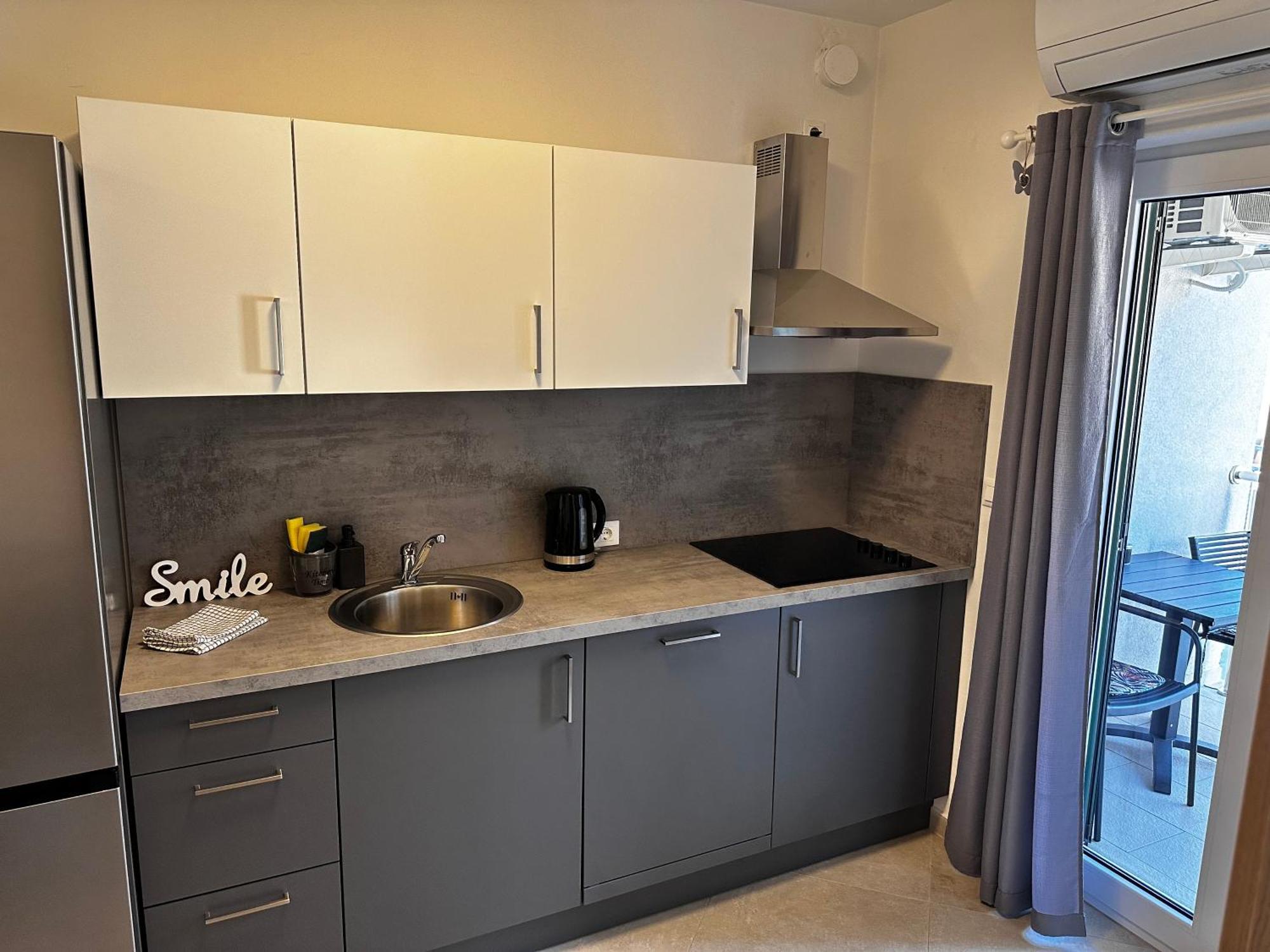Divine Apartments Baska  Luaran gambar