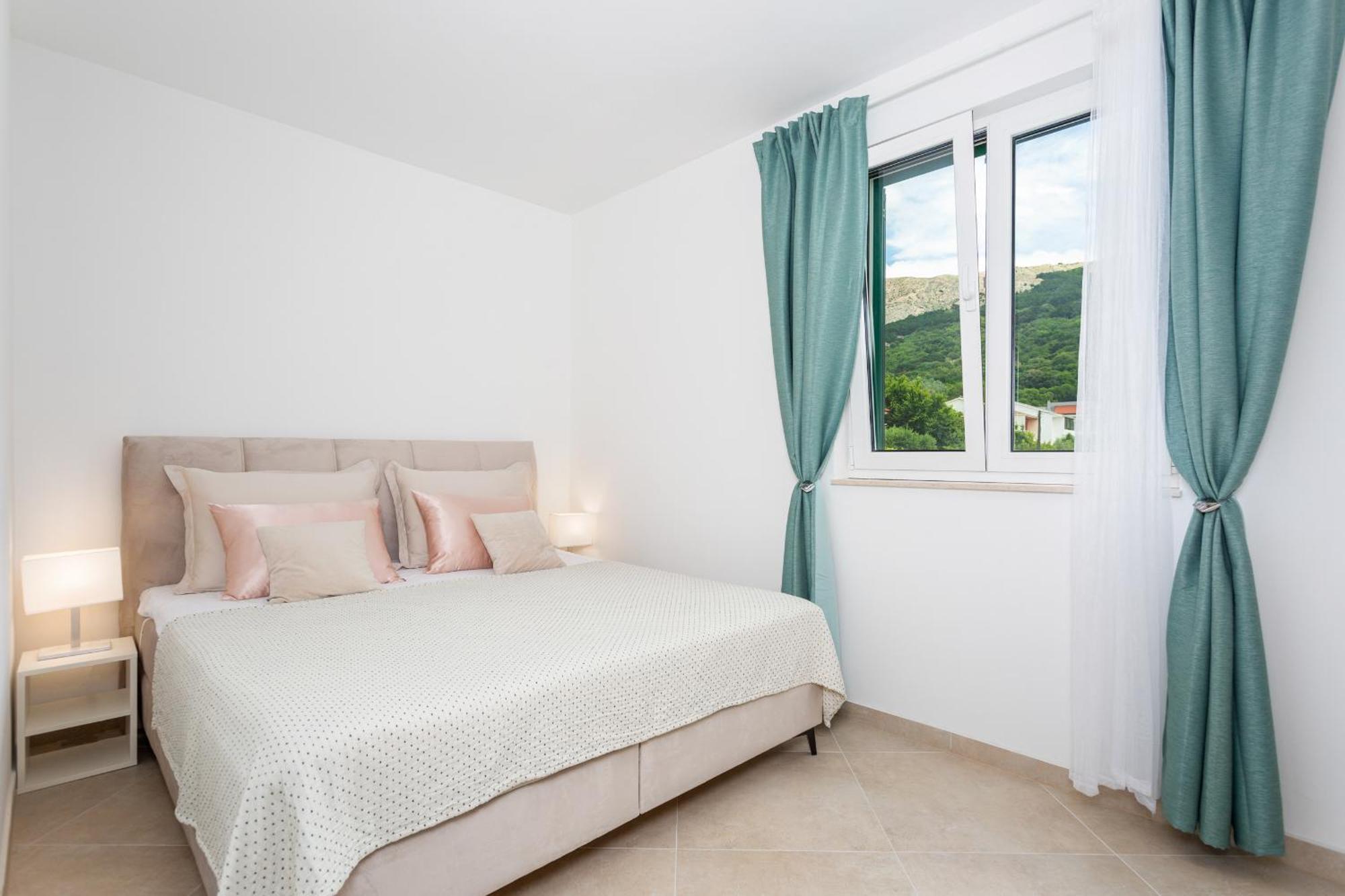 Divine Apartments Baska  Luaran gambar