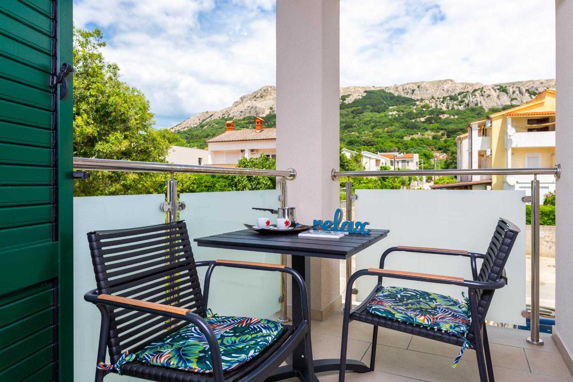 Divine Apartments Baska  Luaran gambar