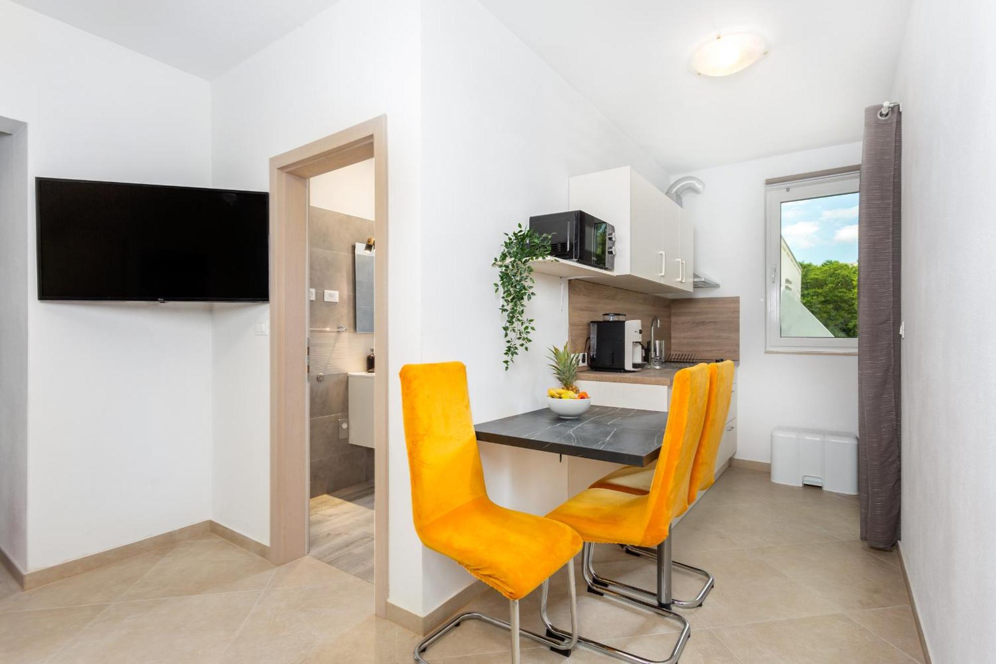 Divine Apartments Baska  Luaran gambar