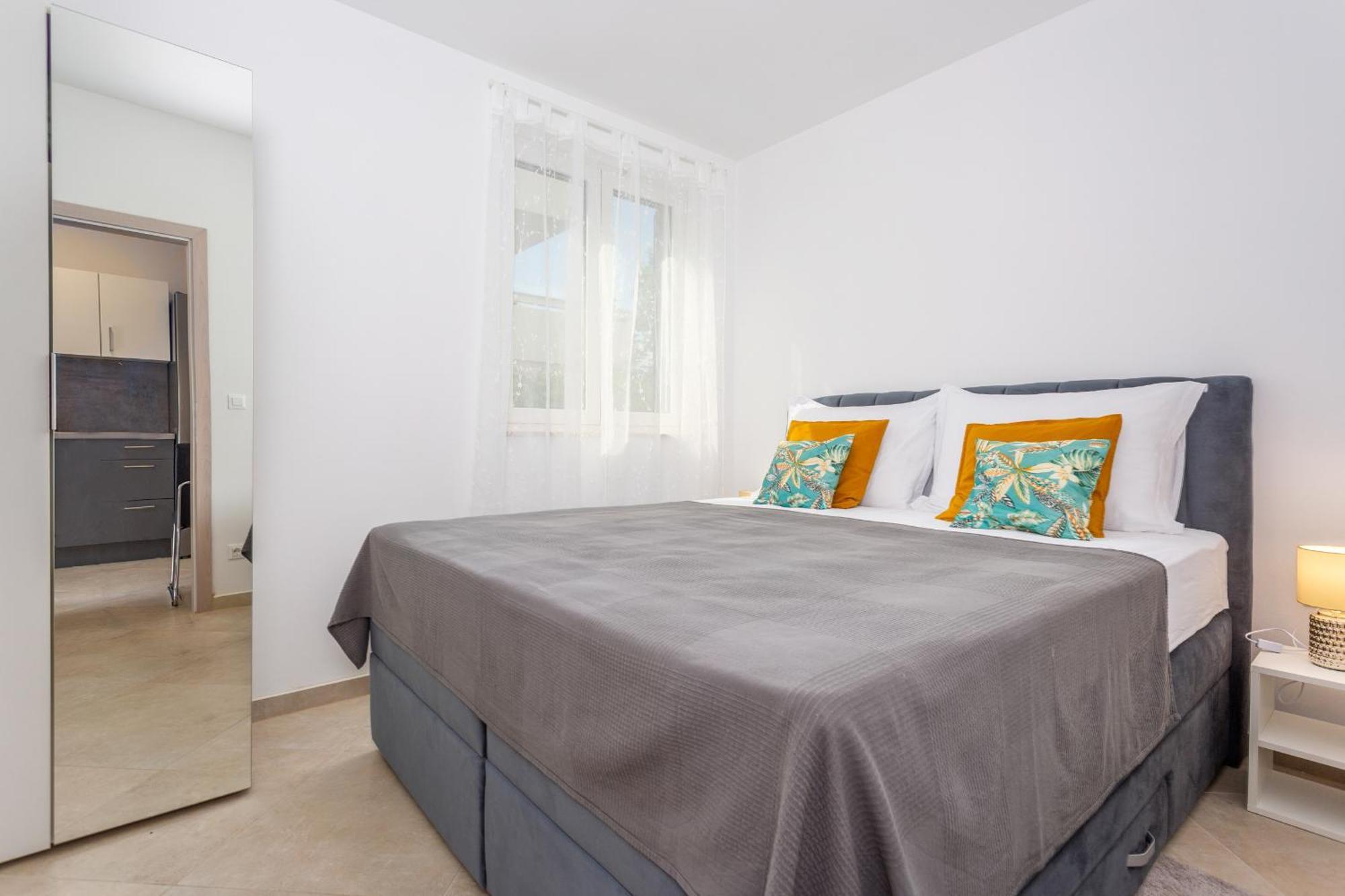 Divine Apartments Baska  Luaran gambar