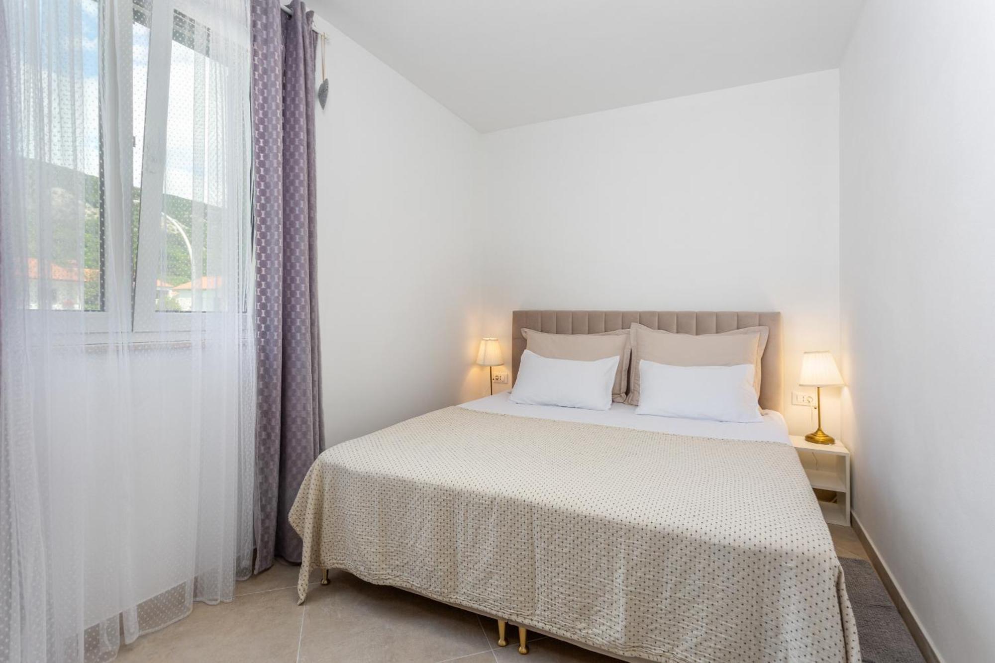 Divine Apartments Baska  Luaran gambar
