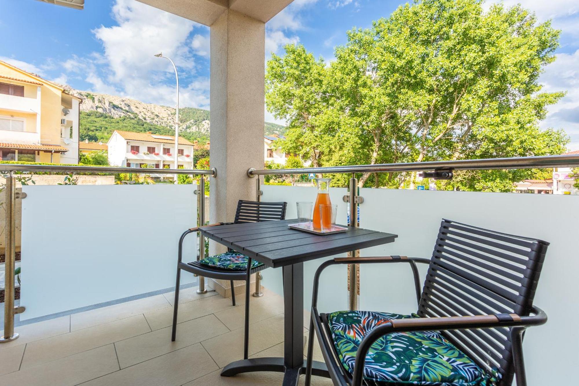 Divine Apartments Baska  Luaran gambar
