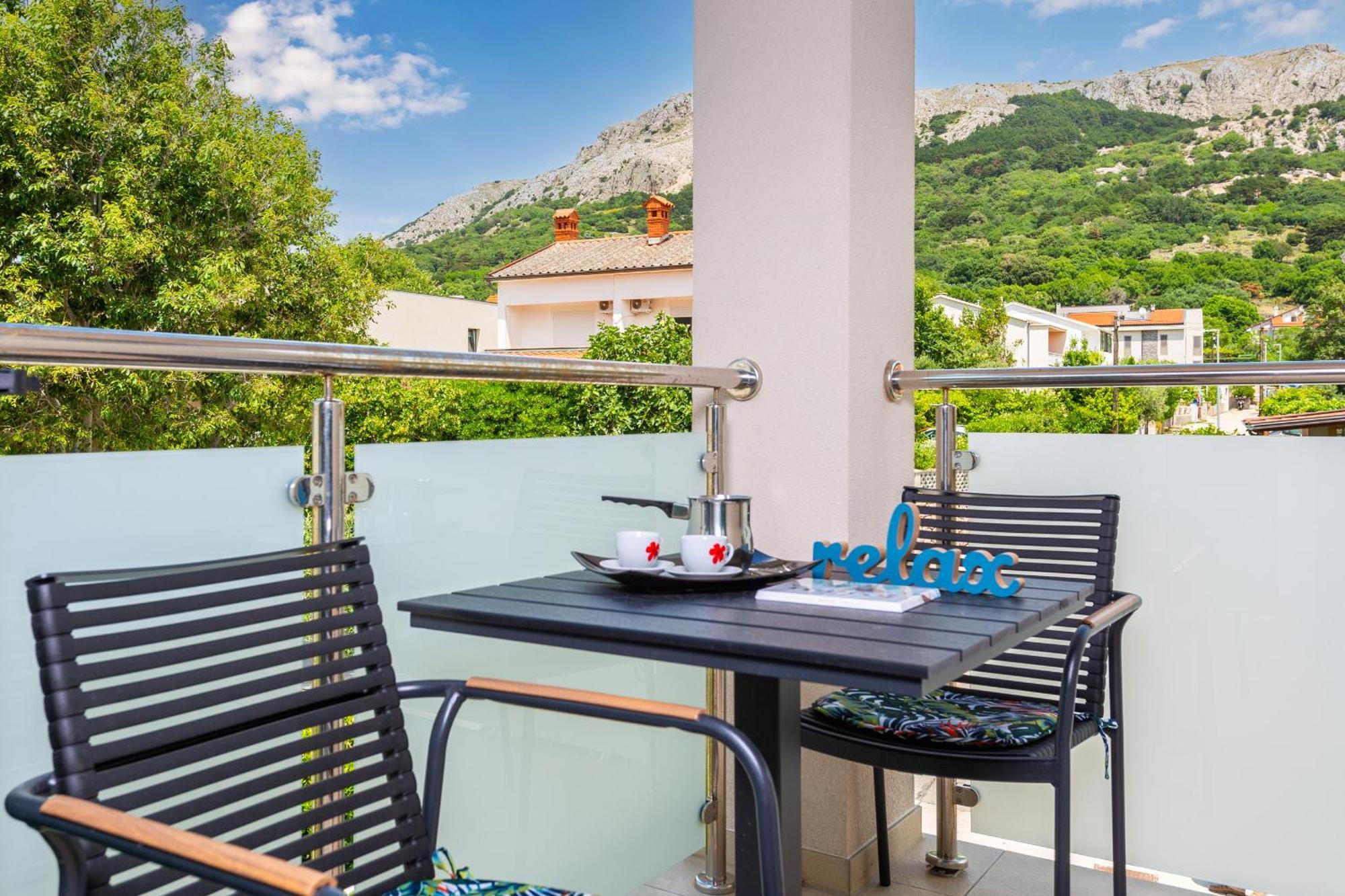 Divine Apartments Baska  Luaran gambar